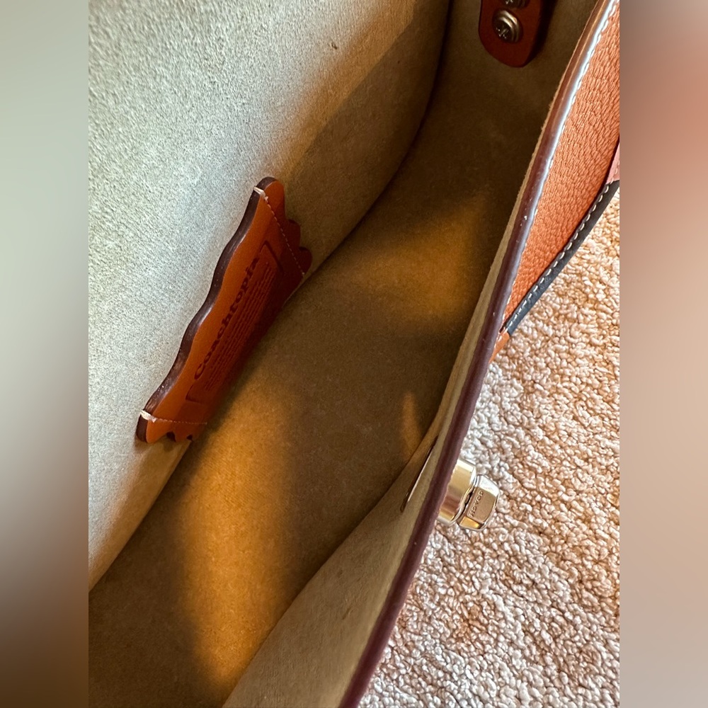 Wavy Dinky In Coachtopia Leather With Upcrafted Scrap Binding - Picture 8 of 13